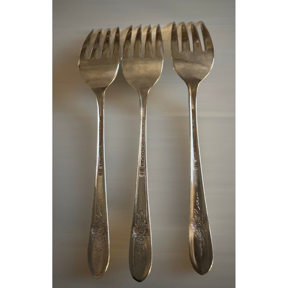 3 Wm Rogers TRIUMPH 1941 International Silver Plate Grille Forks - Picture 3 of 4